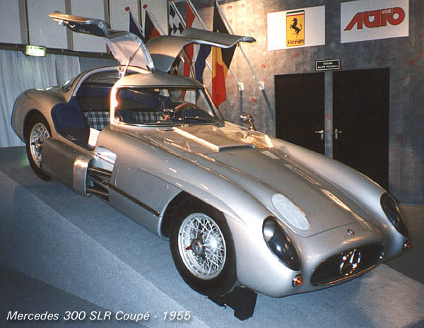1955_Mercedes_300_SLR_Coupe.jpg (58007 bytes)