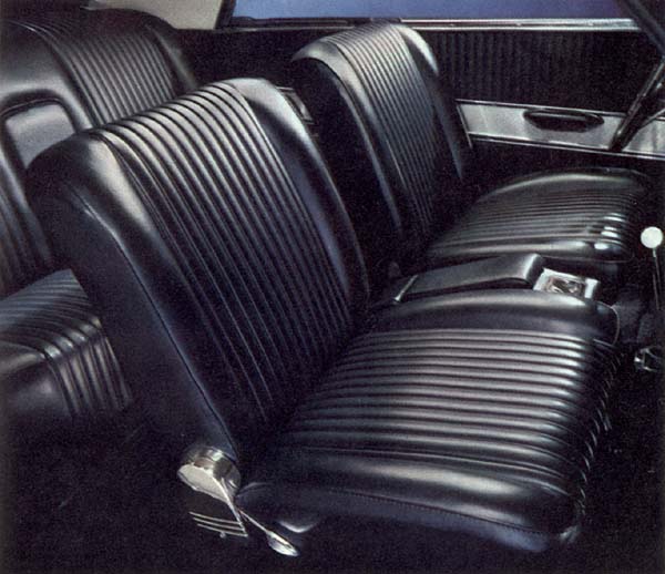 1963 Studebaker Gran Turismo Hawk; interior