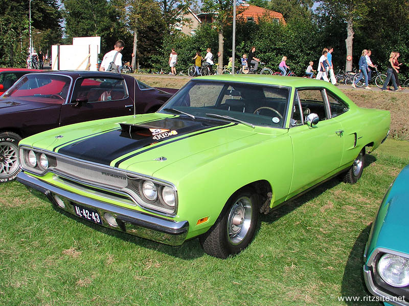 Plymouth Road Runner 440 6 2pillar coupe body model year 1970