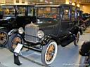 1926_Ford_Model_T_Fordor_sedan.JPG