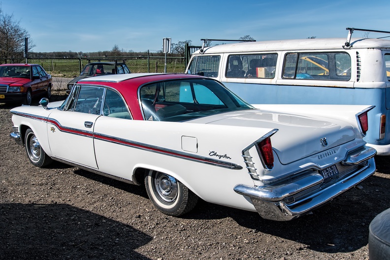 Chrysler Windsor hardtop coupe 1959 r3q.jpg