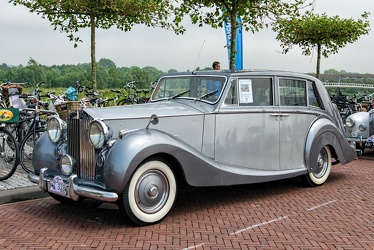 Rolls Royce Silver Wraith limousine by Hooper 1950 fl3q
