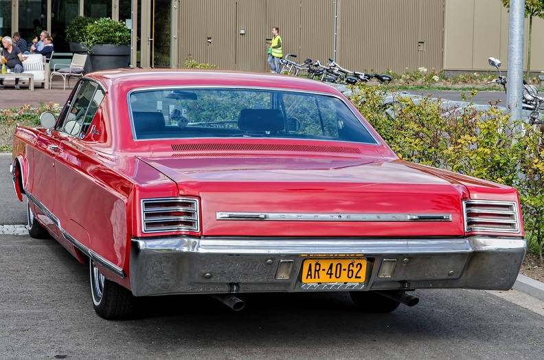 Chrysler Newport Custom hardtop coupe 1967 r3q.jpg
