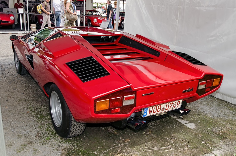 Lamborghini Countach LP 400 by Bertone 1975 r3q.jpg