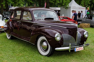 Lincoln Zephyr 4-door sedan 1940 fr3q