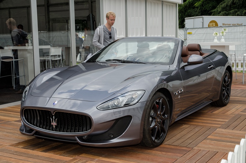 Maserati GranCabrio 2014 fl3q.jpg