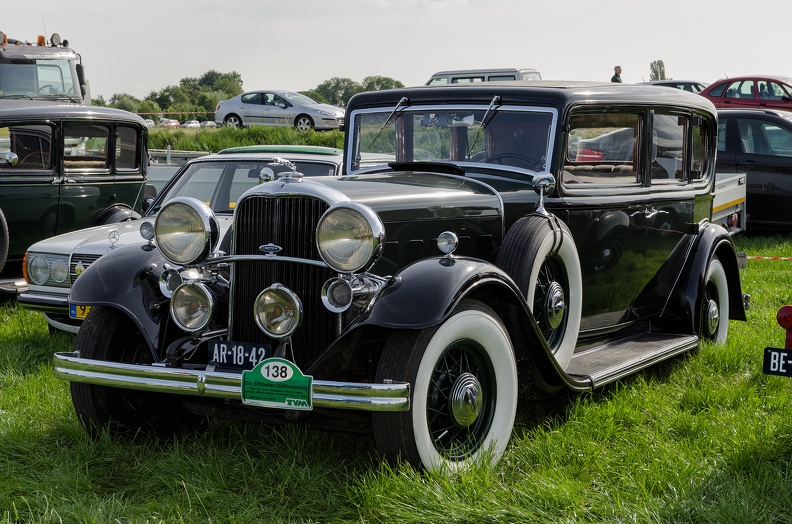 Lincoln Model KB V12 4-door sedan 1932 fl3q.jpg