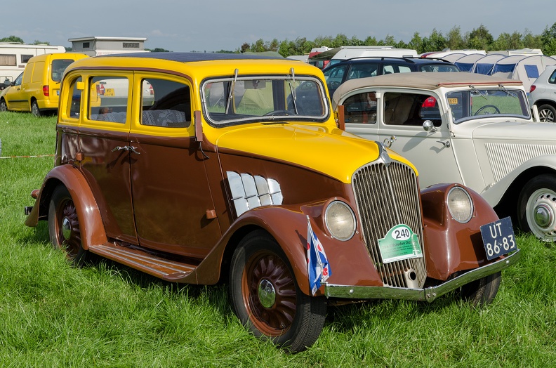 Willys Model 77 DeLuxe 4-door sedan 1933 fr3q.jpg