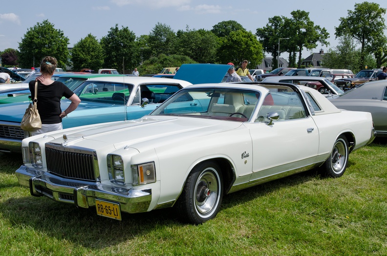 Chrysler Cordoba T-Top coupe 1979 f3q.jpg