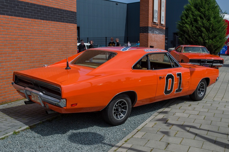 Dodge Charger hardtop coupe General Lee clone 1969 r3q.jpg