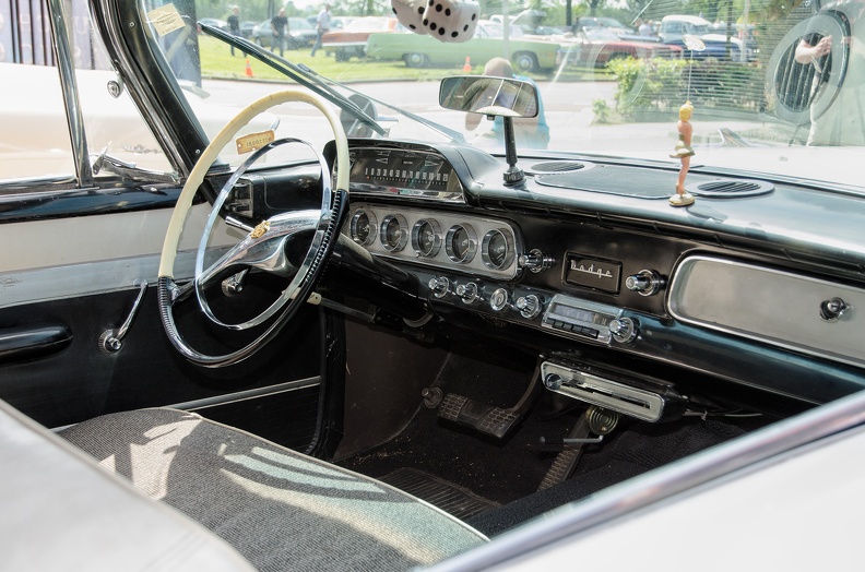 Dodge Coronet Lancer hardtop coupe 1958 interior.jpg