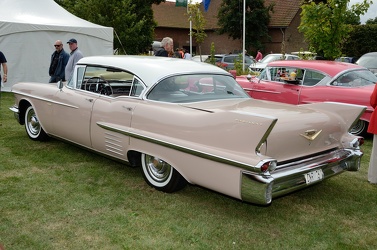 Cadillac Sedan de Ville 1958 r3q