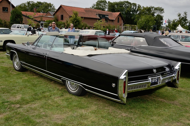 Cadillac Eldorado 1966 black r3q.jpg