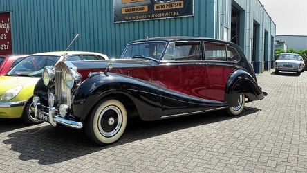 Rolls Royce Silver Wraith touring limousine by Mulliner 1953 fl3q