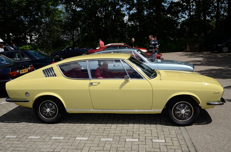 Audi 100 Coupe S 1971 side.jpg