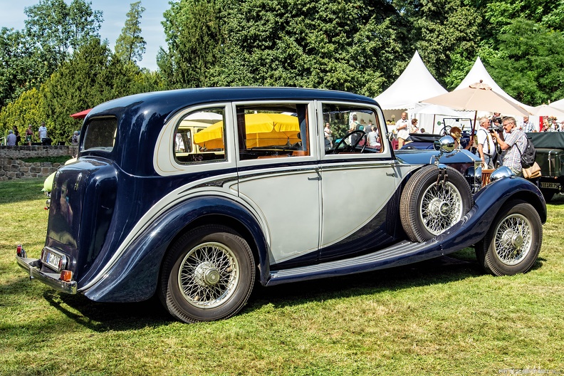 Rolls Royce 20-25 HP 1929 6-light saloon rebody by James Young 1936 r3q.jpg