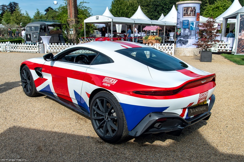 Aston Martin Vantage Union Jack wrap 2019 r3q.jpg