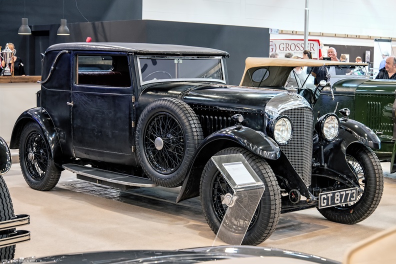 Bentley 4,5 Litre Sportsman coupe by Maythorn 1931 fr3q.jpg