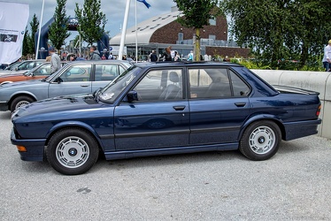BMW M535i 1987 side