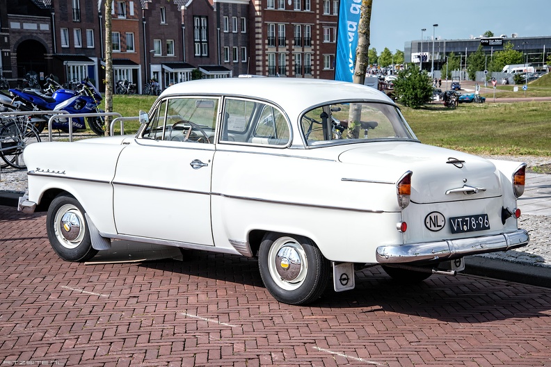 Opel Olympia Rekord 1957 r3q.jpg