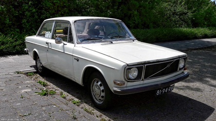Volvo 142 DeLuxe 1971 fr3q