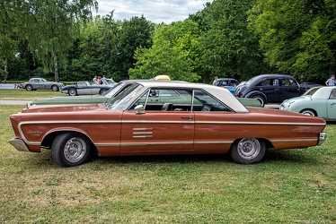 Plymouth Sport Fury hardtop coupe 1966 side