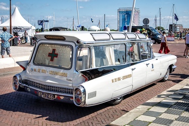 Cadillac 60 Special ambulance by Smit 1960 r3q
