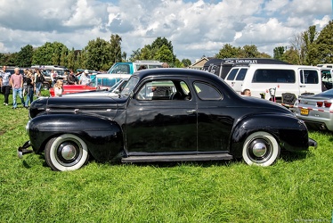 Dodge D17 Luxury Liner Special business coupe 1940 side