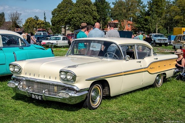 Pontiac Chieftain 4-door sedan 1958 fl3q