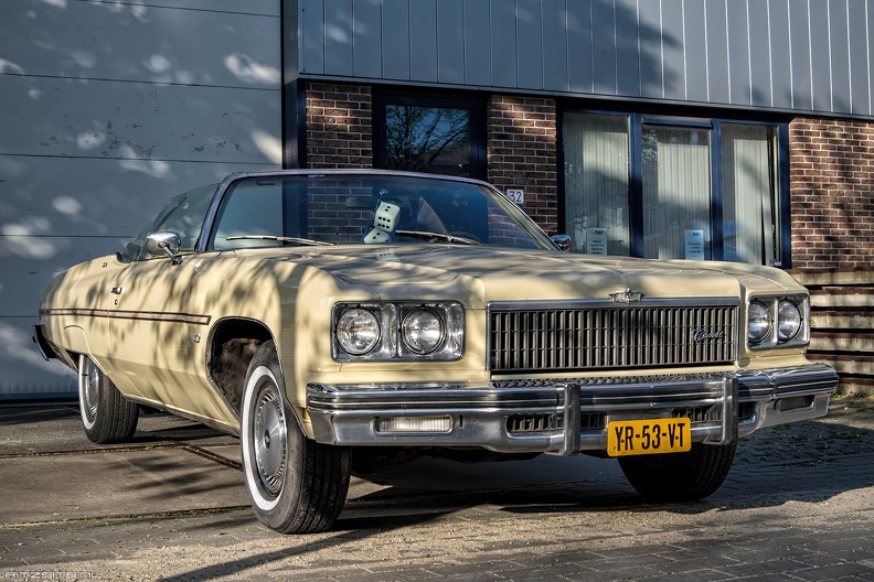 Chevrolet Caprice Classic convertible coupe 1975 fr3q.jpg