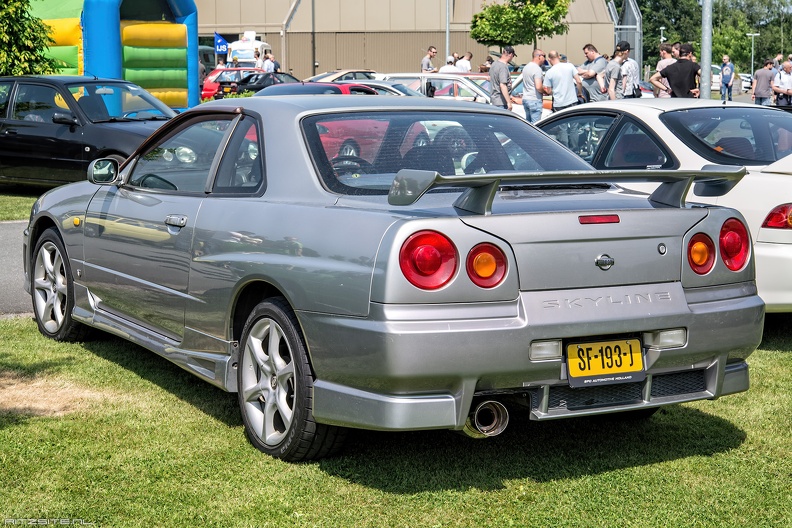 Nissan Skyline R34 25GT-T JDM 1998 r3q.jpg