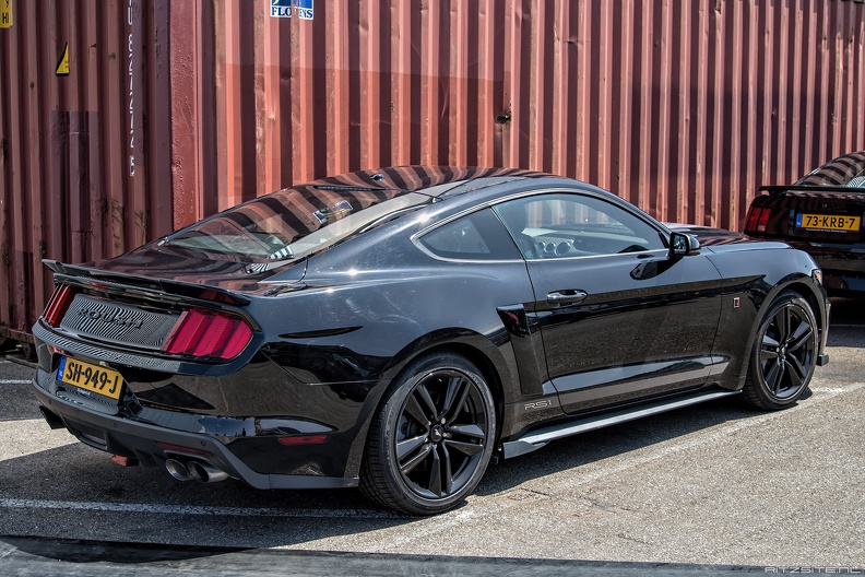 Roush Ford Mustang S6 RS1 fastback coupe 2015 r3q.jpg