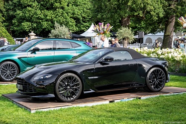 Aston Martin V12 Vantage roadster 2023 fl3q