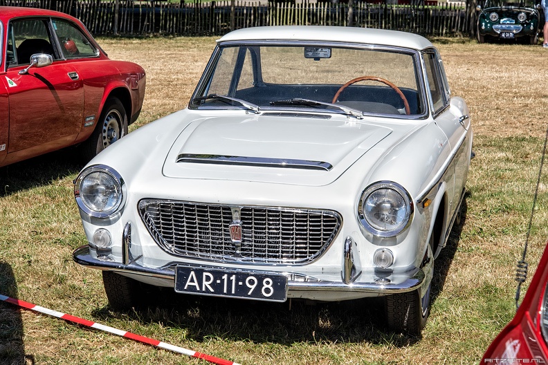 Fiat 1500 S coupe S1 by Pininfarina 1959 front.jpg