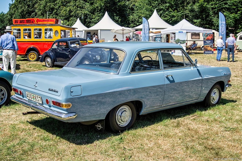 Opel Rekord A 1700 2-door sedan 1964 r3q.jpg